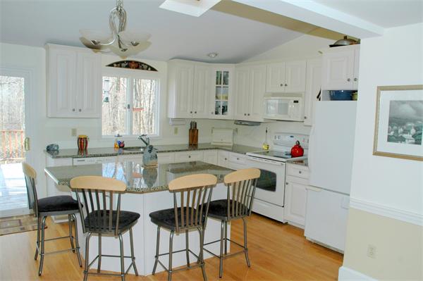 65 Shepard Road Braintree, MA 02184 - Photo 3 of 14 Gallery Image 3