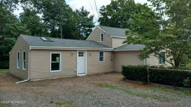 $2,300 | 179 Havens Bridge Road, Freehold, NJ 07728
