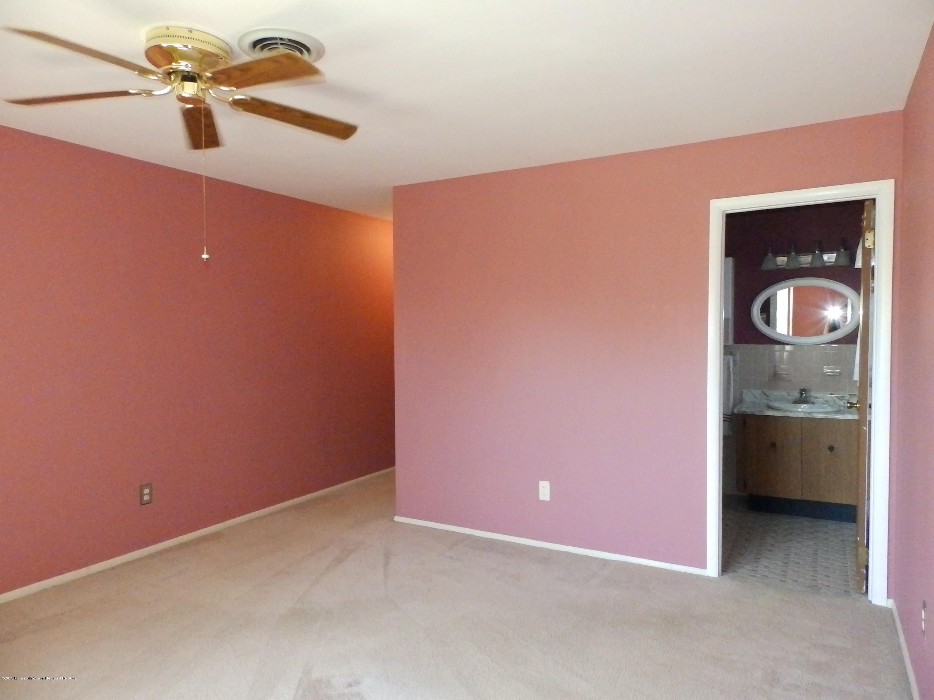 29 Oakfield Road Toms River, NJ 08757 - Photo 27 of 30 P1010048