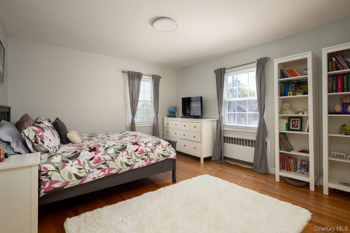 100 Byron Road Merrick, NY 11566 - Photo 23 of 50
