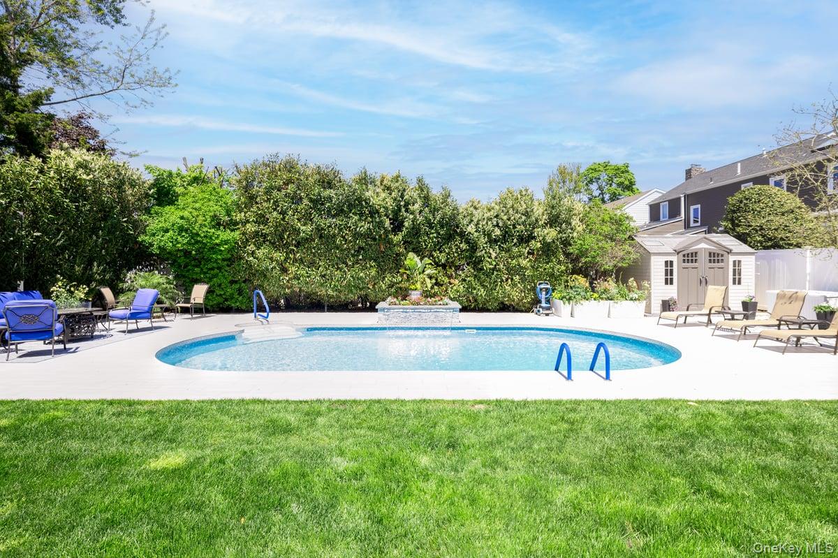 100 Byron Road Merrick, NY 11566 - Photo 32 of 50