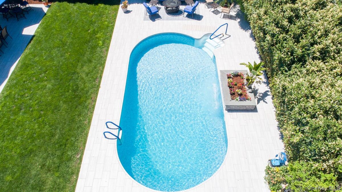100 Byron Road Merrick, NY 11566 - Photo 44 of 50