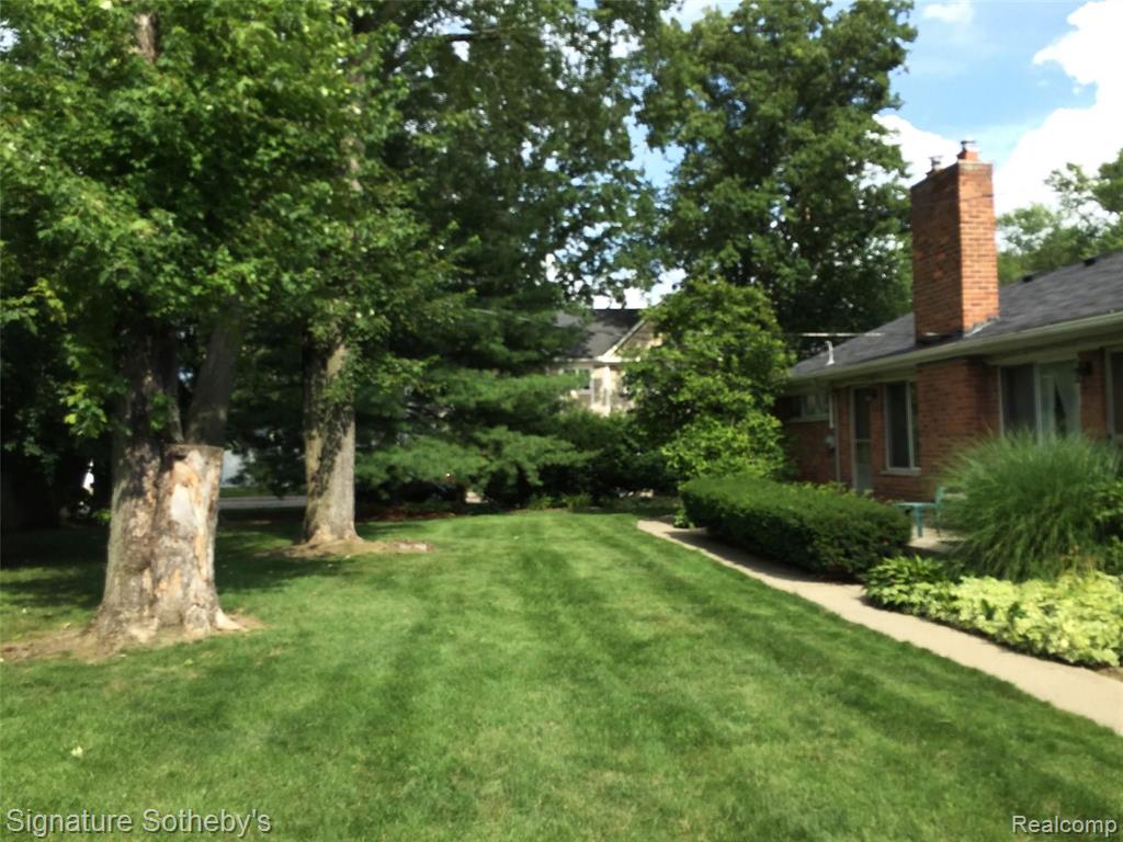 525 East 14 Mile Road Birmingham, MI 48009 - Photo 2 of 13