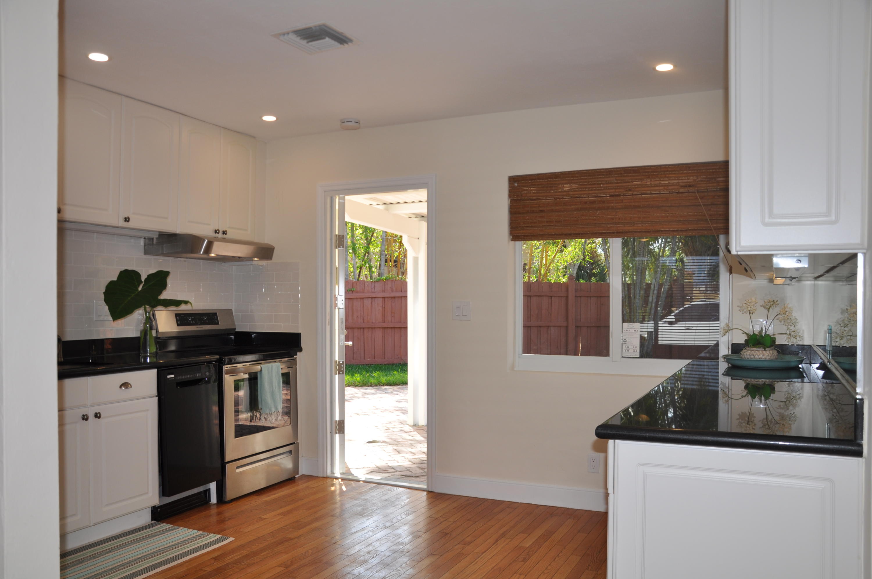 2001 Northeast 4th Way Boca Raton, FL 33431 - Photo 18 of 85 Kitchen