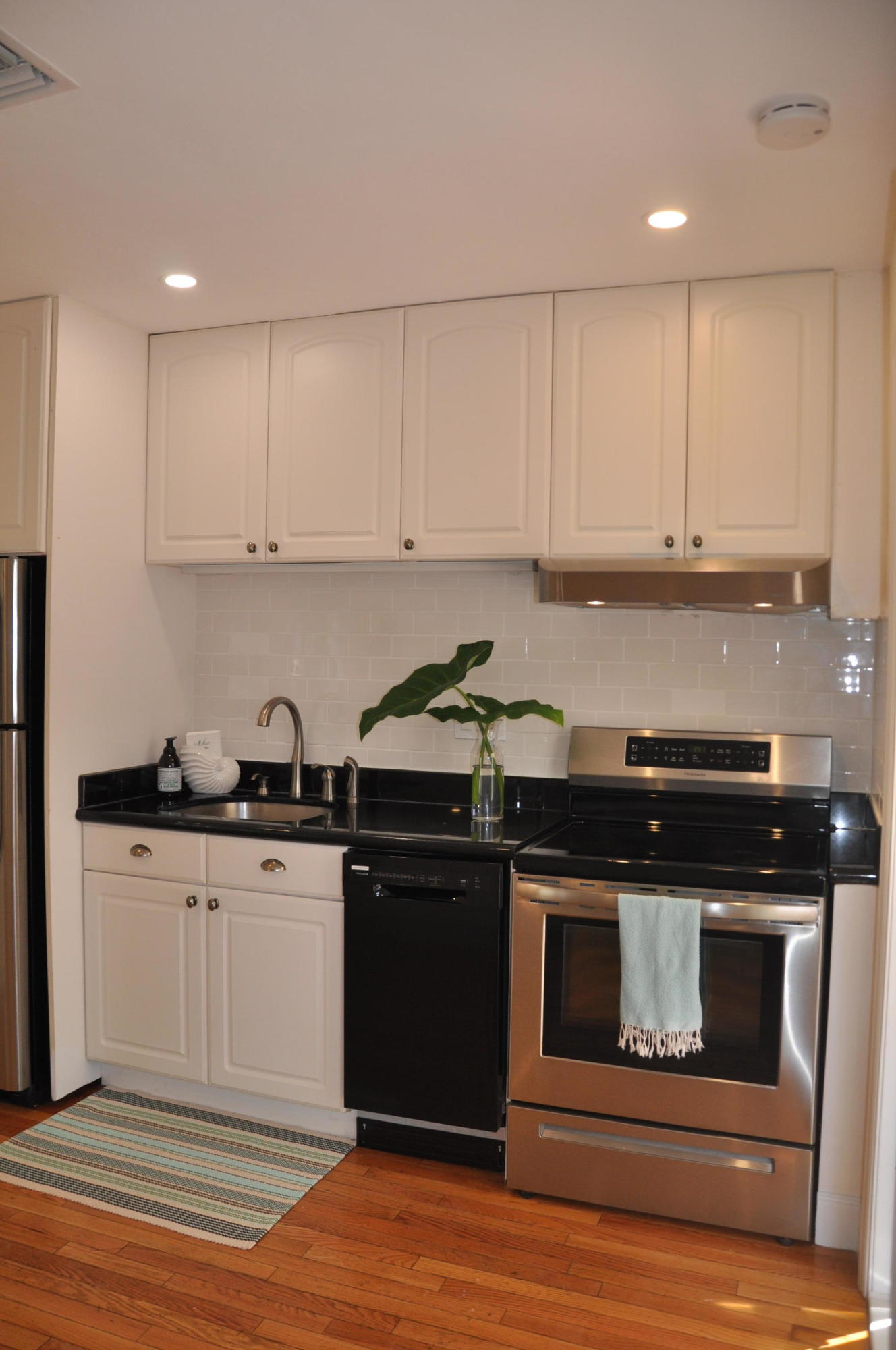 2001 Northeast 4th Way Boca Raton, FL 33431 - Photo 19 of 85 Kitchen