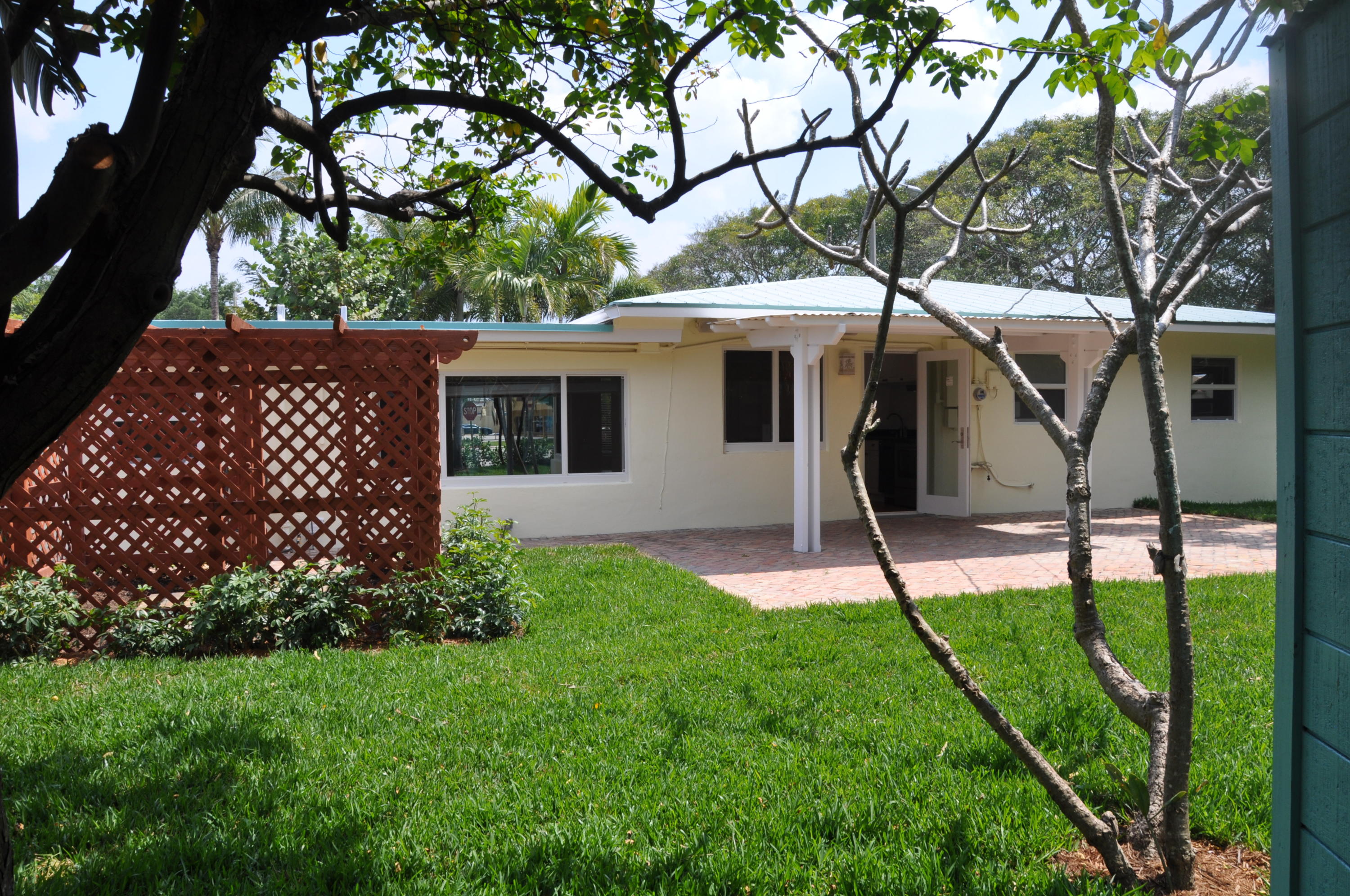 2001 Northeast 4th Way Boca Raton, FL 33431 - Photo 53 of 85 back of house