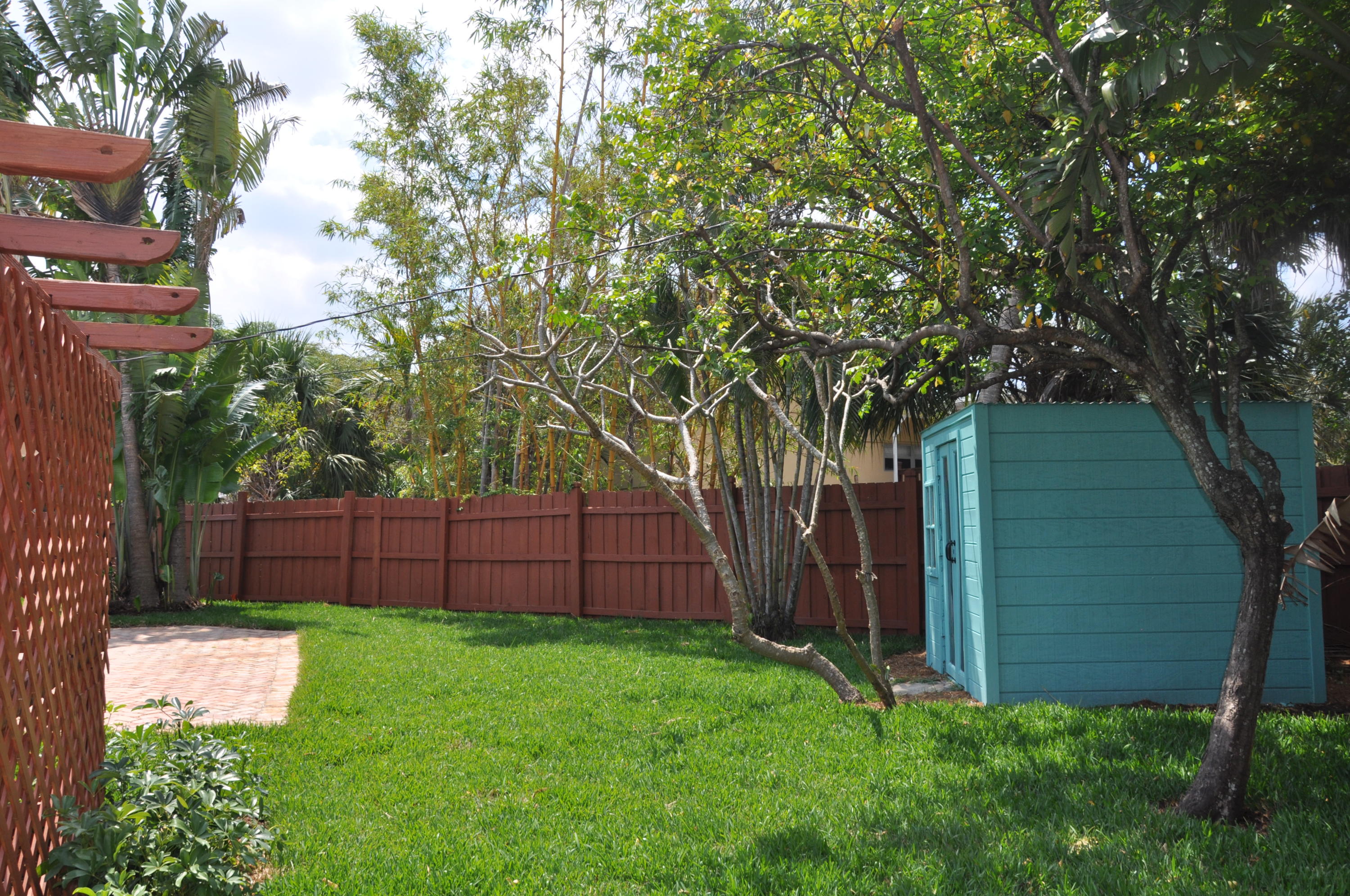 2001 Northeast 4th Way Boca Raton, FL 33431 - Photo 55 of 85 backyard