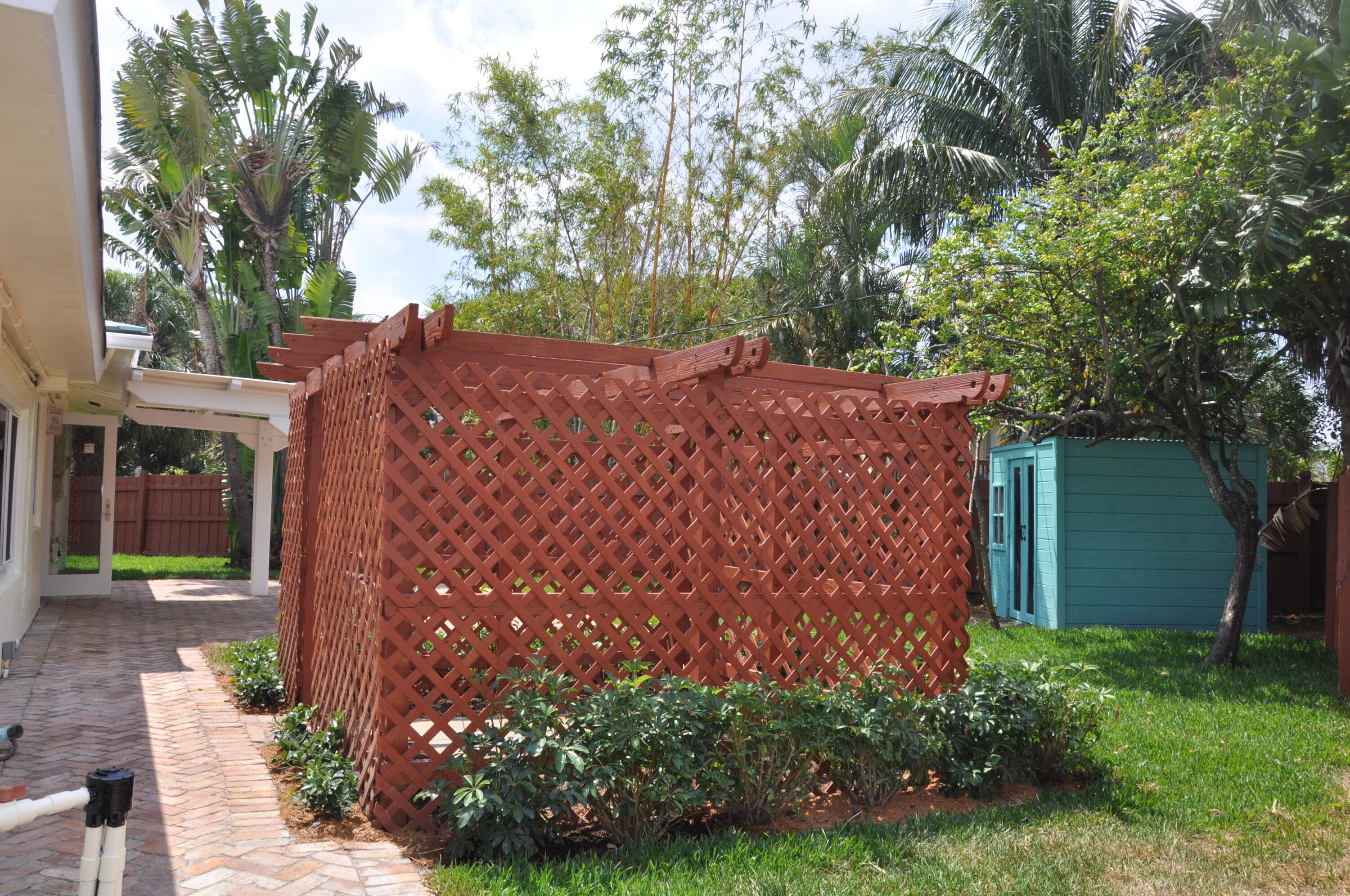 2001 Northeast 4th Way Boca Raton, FL 33431 - Photo 56 of 85 backyard facing SW