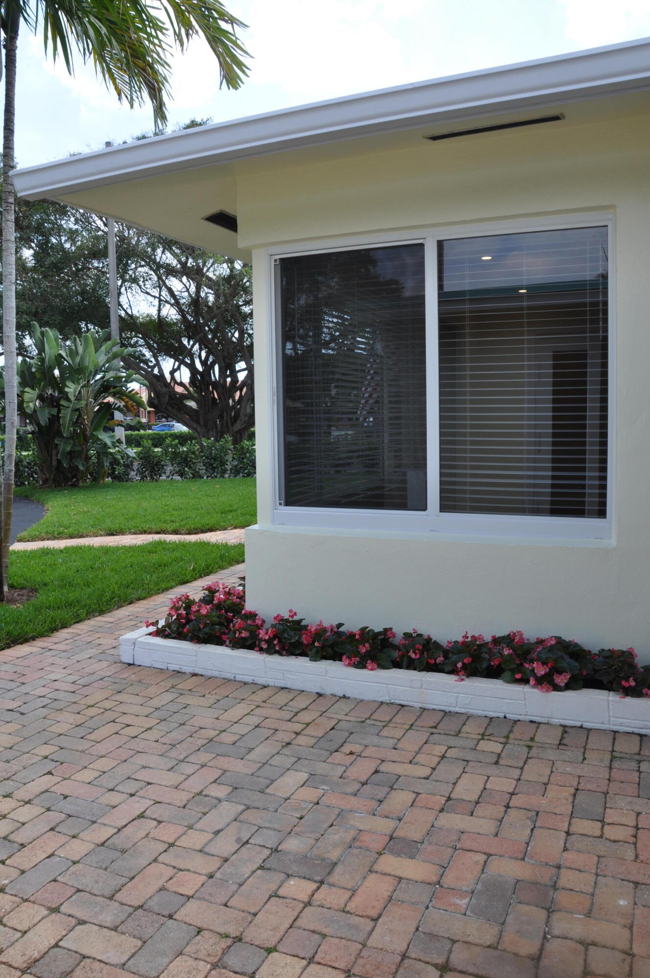 2001 Northeast 4th Way Boca Raton, FL 33431 - Photo 70 of 85 front patio