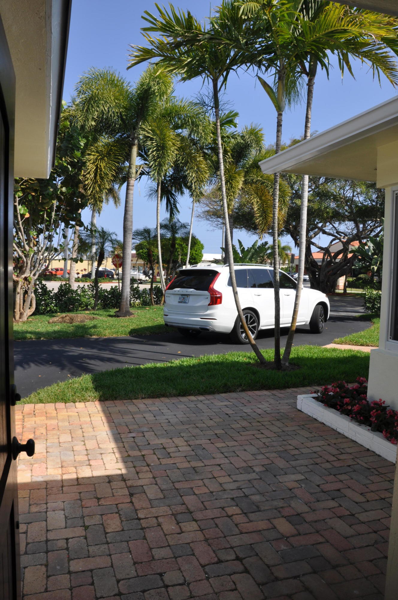 2001 Northeast 4th Way Boca Raton, FL 33431 - Photo 71 of 85 front patio