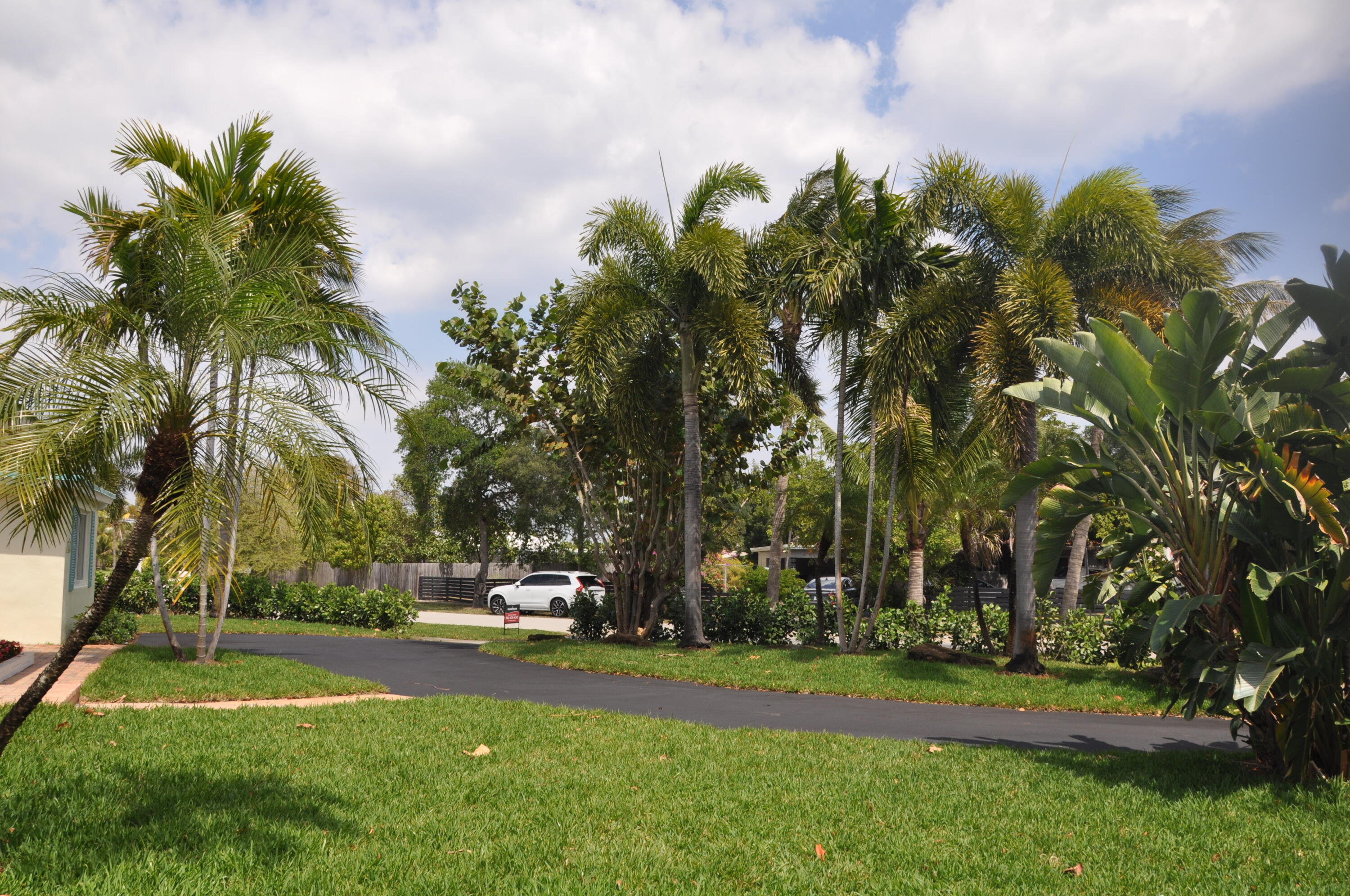 2001 Northeast 4th Way Boca Raton, FL 33431 - Photo 73 of 85 circular driveway