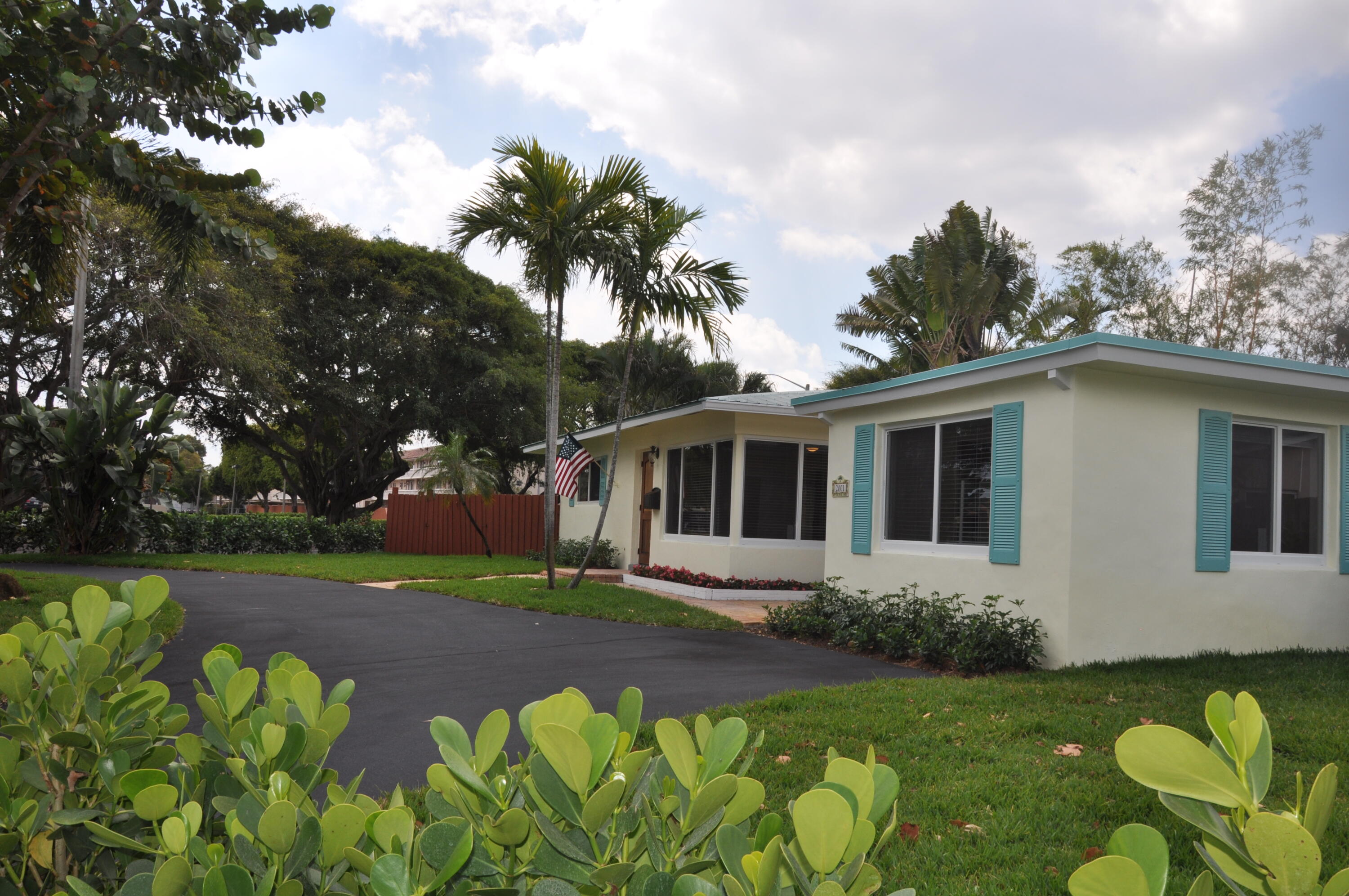2001 Northeast 4th Way Boca Raton, FL 33431 - Photo 75 of 85 front angle