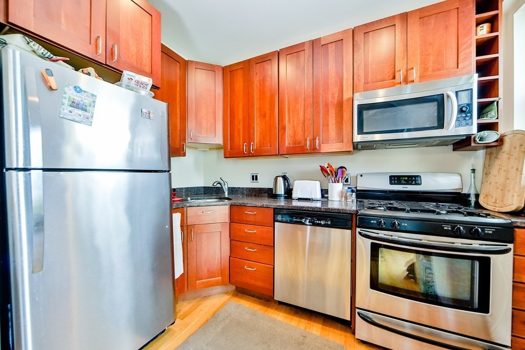 470 East 3rd Street, Unit 2 Boston, MA 02127 - Photo 3 of 11