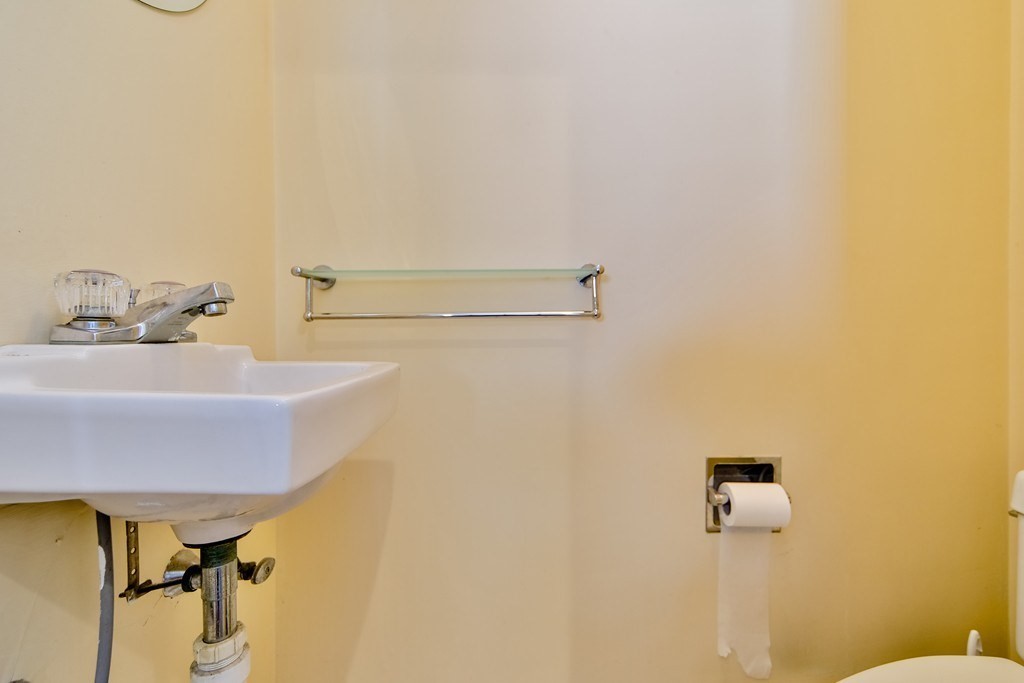 470 East 3rd Street, Unit 2 Boston, MA 02127 - Photo 8 of 11