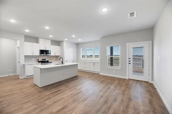 $2,325 | 4264 Clovis Street, Midlothian, TX 76065