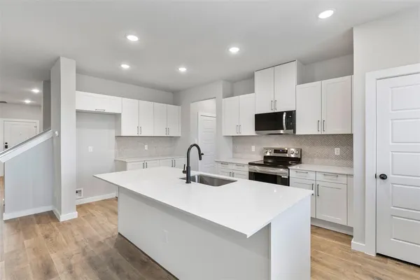 $2,325 | 4264 Clovis Street, Midlothian, TX 76065