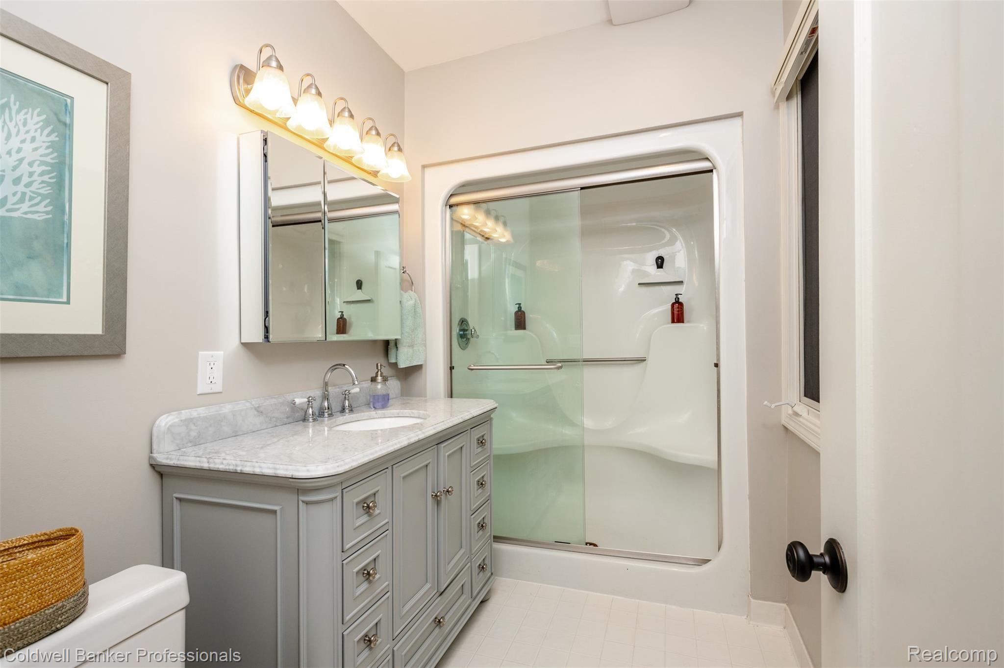 1142 Harvard Road Grosse Pointe, MI 48230 - Photo 26 of 54 1142 Harvard S032.jpg