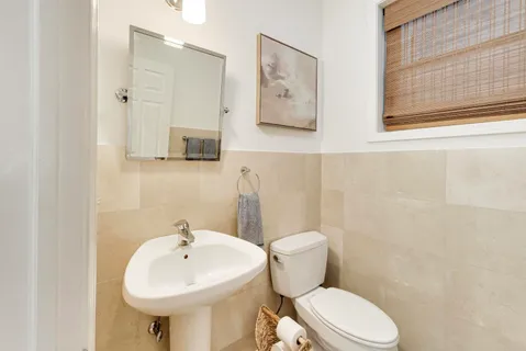 $750,000 | 2851 North Damen Avenue, Unit 1, Chicago, IL 60618