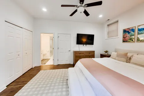 $750,000 | 2851 North Damen Avenue, Unit 1, Chicago, IL 60618