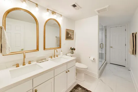 $750,000 | 2851 North Damen Avenue, Unit 1, Chicago, IL 60618