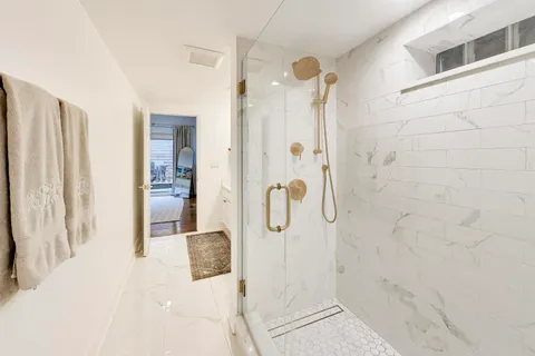 $750,000 | 2851 North Damen Avenue, Unit 1, Chicago, IL 60618