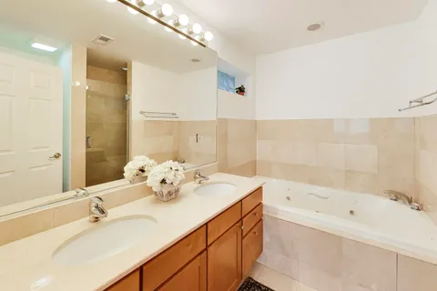 $750,000 | 2851 North Damen Avenue, Unit 1, Chicago, IL 60618