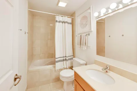 $750,000 | 2851 North Damen Avenue, Unit 1, Chicago, IL 60618