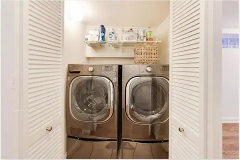 $750,000 | 2851 North Damen Avenue, Unit 1, Chicago, IL 60618