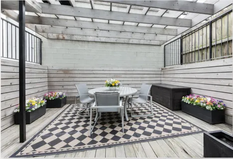 $750,000 | 2851 North Damen Avenue, Unit 1, Chicago, IL 60618