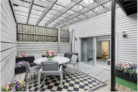 $750,000 | 2851 North Damen Avenue, Unit 1, Chicago, IL 60618