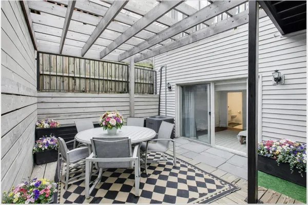 $750,000 | 2851 North Damen Avenue, Unit 1, Chicago, IL 60618
