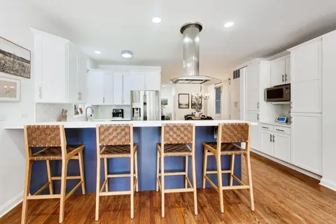 $750,000 | 2851 North Damen Avenue, Unit 1, Chicago, IL 60618