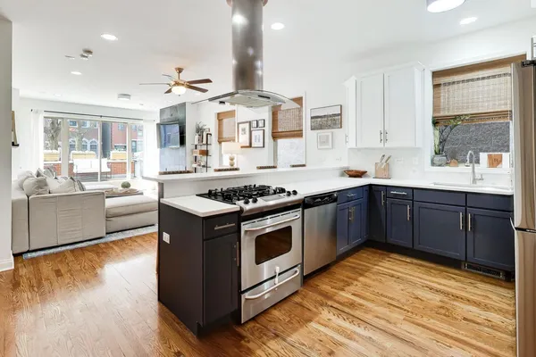 $750,000 | 2851 North Damen Avenue, Unit 1, Chicago, IL 60618