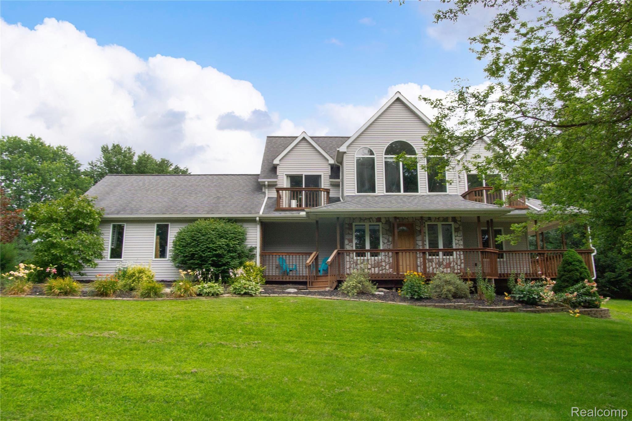 10198 Bennett Lake.jpg