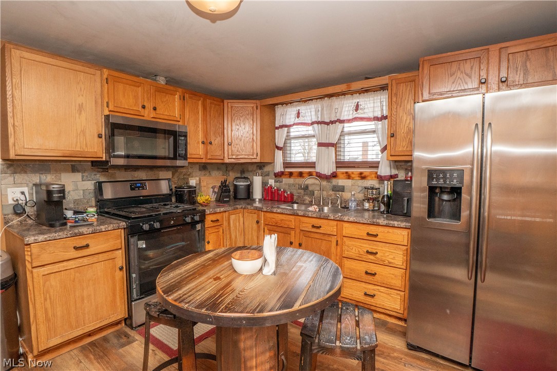 8242-8244 Navarre Road Southwest Massillon, OH 44646 - Photo 7 of 22