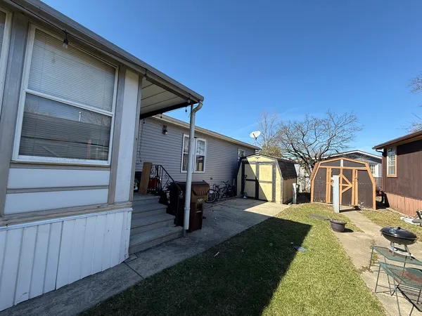 $95,000 | 22 Hearthside Drive, Matteson, IL 60443