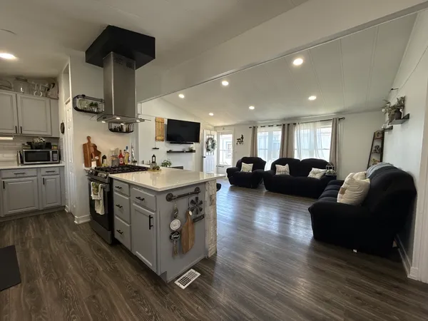 $95,000 | 22 Hearthside Drive, Matteson, IL 60443