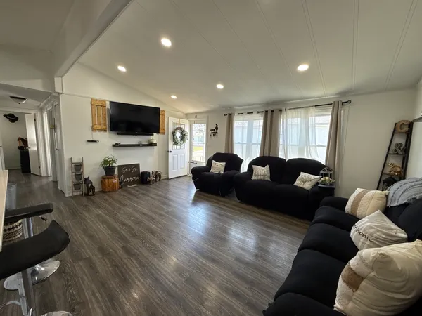 $95,000 | 22 Hearthside Drive, Matteson, IL 60443