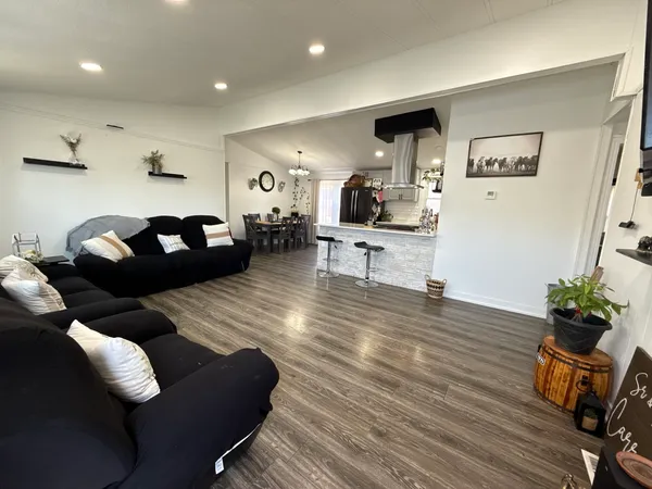 $95,000 | 22 Hearthside Drive, Matteson, IL 60443