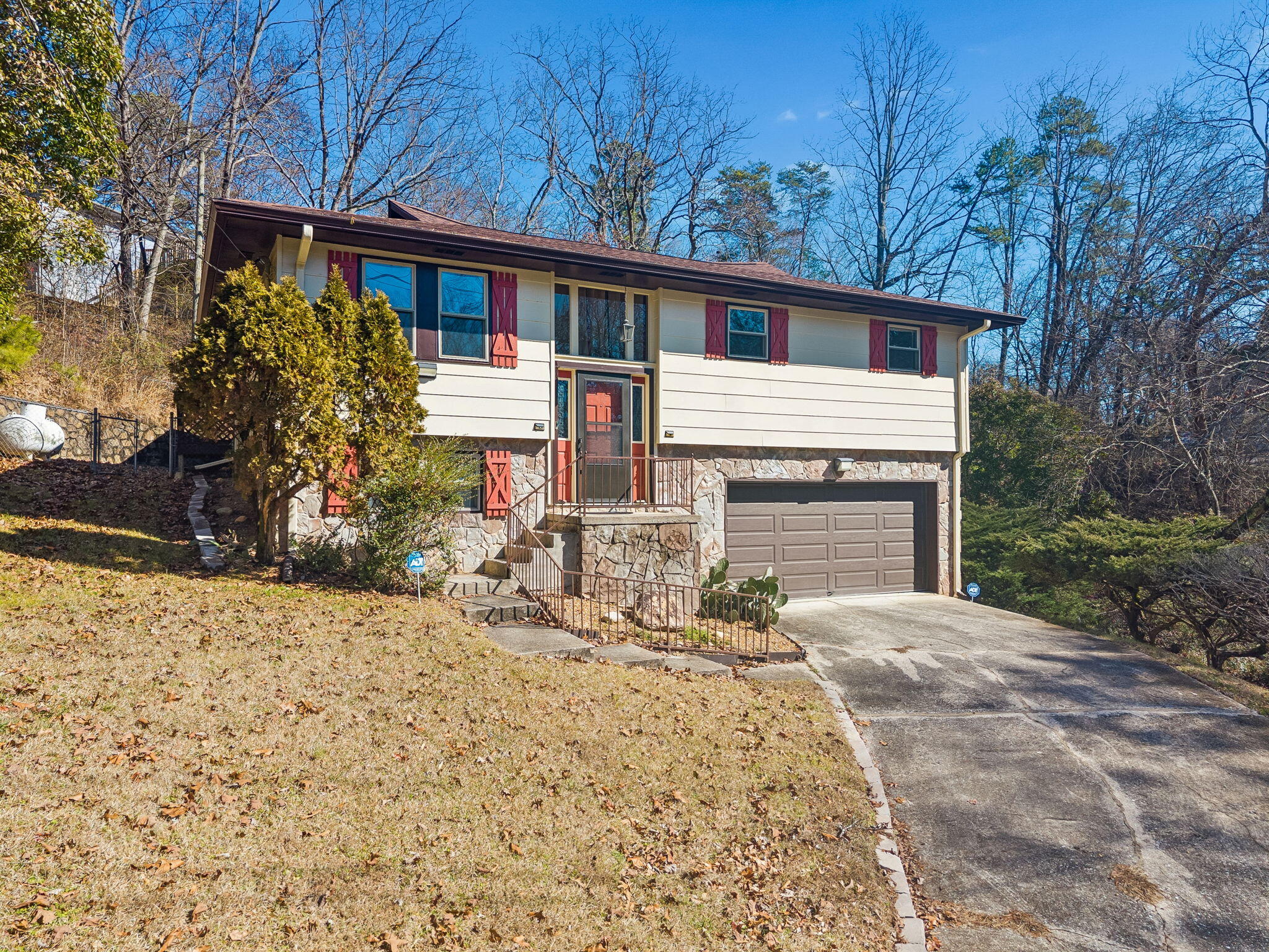 311 Branch Drive Hixson, TN 37343 - Photo 2 of 32 IMG_2366