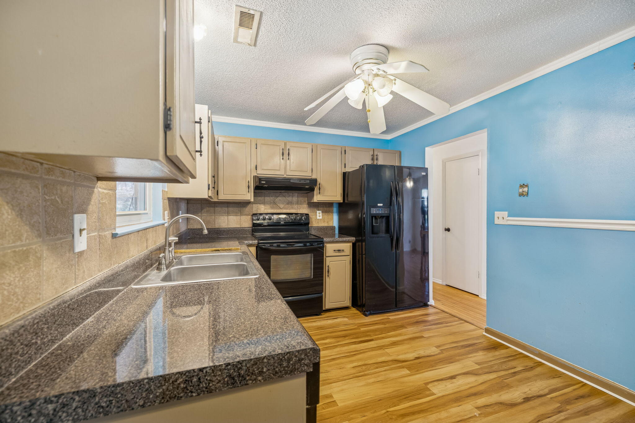 311 Branch Drive Hixson, TN 37343 - Photo 6 of 32 IMG_2372