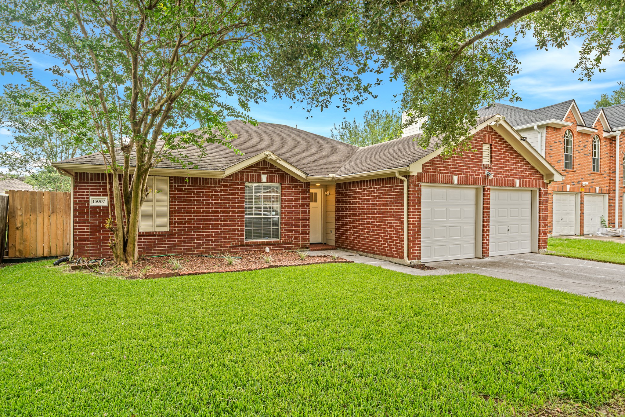 15007 Changing Oak Ridge Court Houston, TX 77082 - Photo 3 of 28
