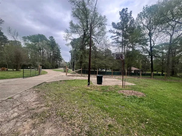 $1,500 | 41517 South Brenda Lane, Unit A, Magnolia, TX 77354