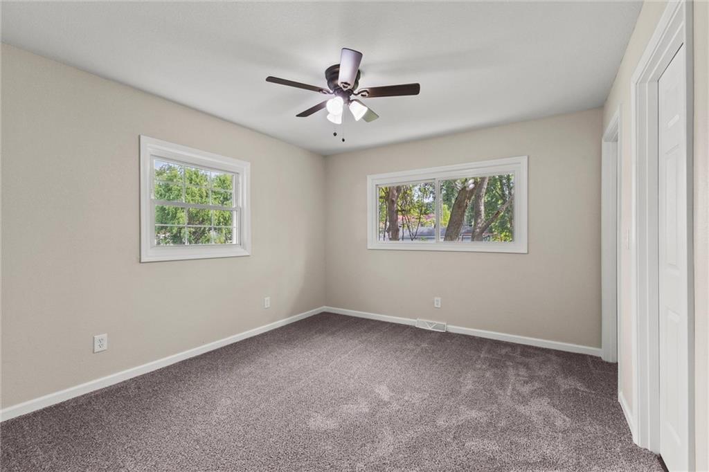 404 North Washington Street Spring Hill, KS 66083 - Photo 11 of 30