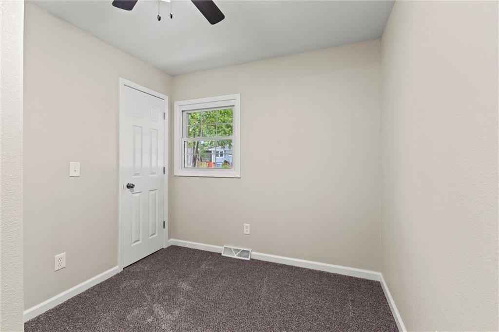 404 North Washington Street Spring Hill, KS 66083 - Photo 16 of 30