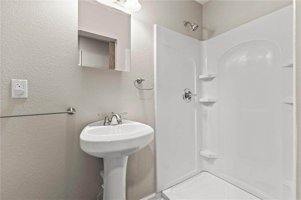 404 North Washington Street Spring Hill, KS 66083 - Photo 18 of 30