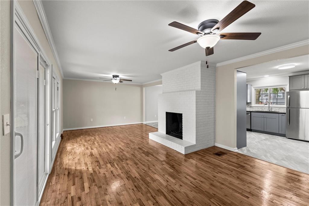 404 North Washington Street Spring Hill, KS 66083 - Photo 2 of 30