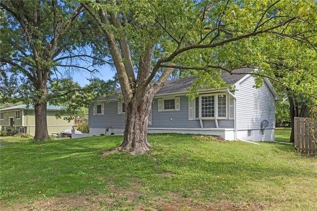 $329,800 | 404 North Washington Street, Spring Hill, KS 66083