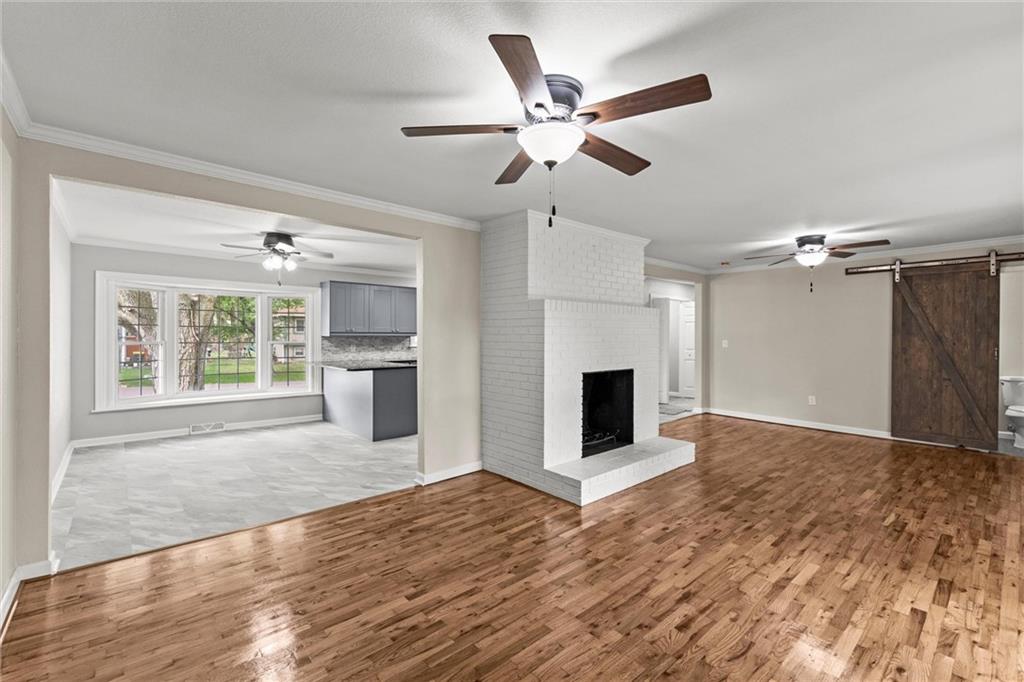 404 North Washington Street Spring Hill, KS 66083 - Photo 3 of 30