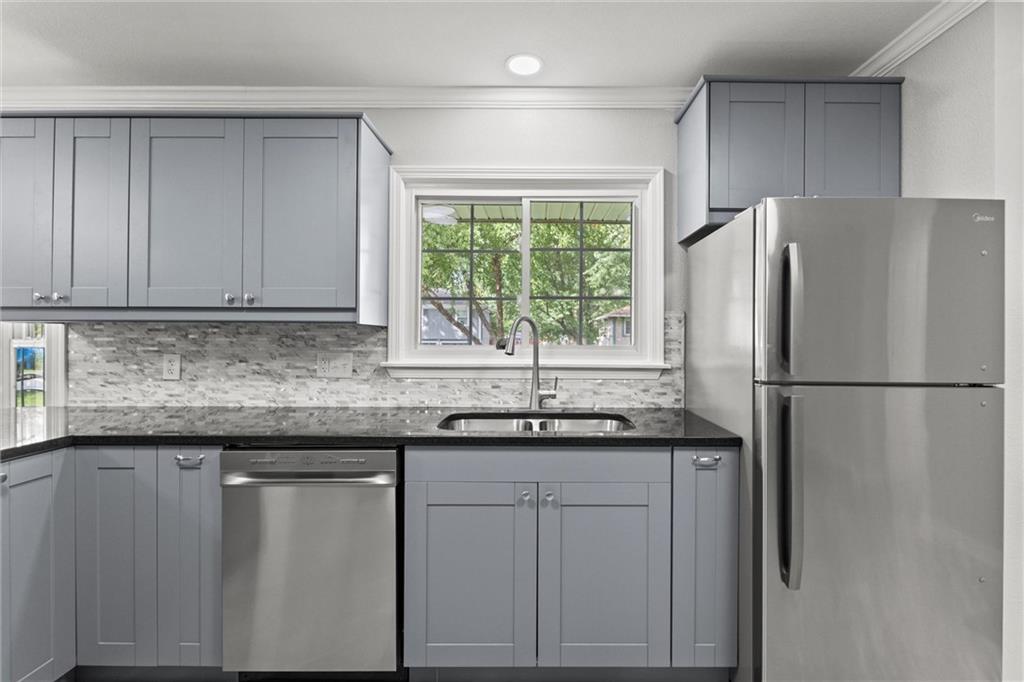 404 North Washington Street Spring Hill, KS 66083 - Photo 7 of 30